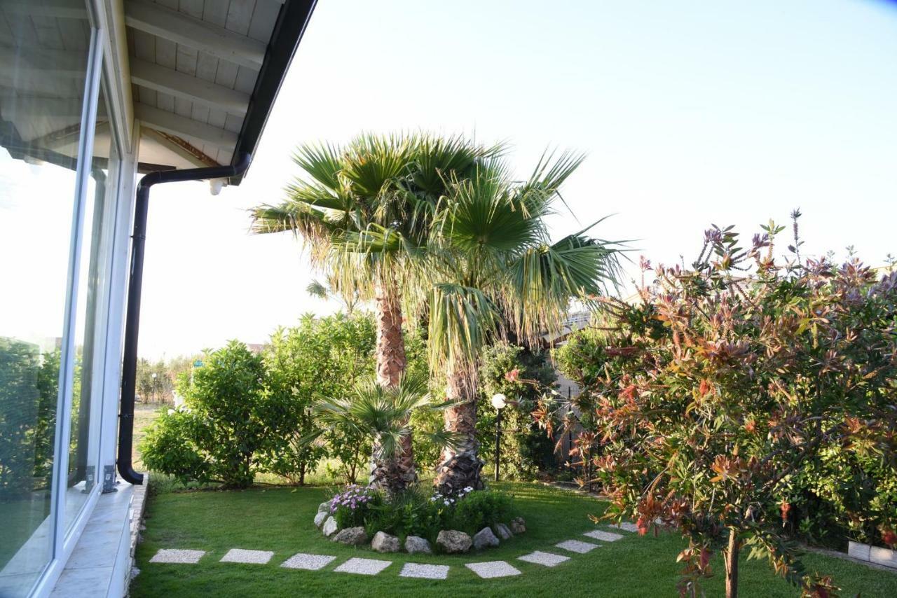 Villa Letizia Campofelice Di Roccella Exterior photo